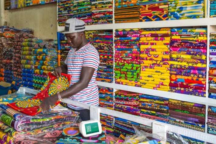 Magasin de Tissus et d'Habillement